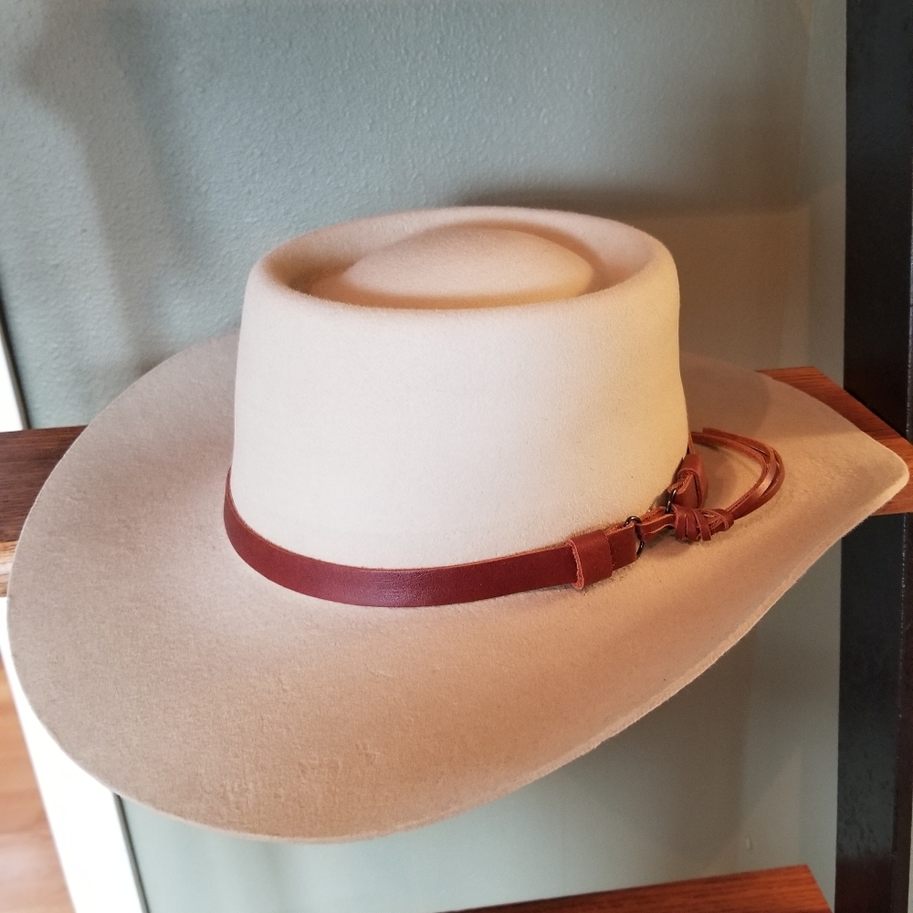 The Australian Outback Collection Mesa  Pure Fur Felt Cowboy Hat 7 1/8, 57